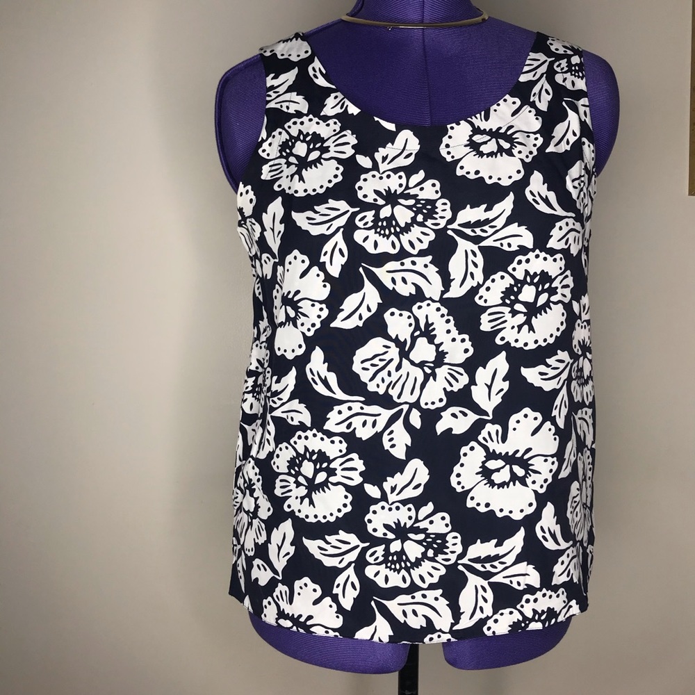 CHAUS women’s Sleeveless  Top Size L  Navy Blue